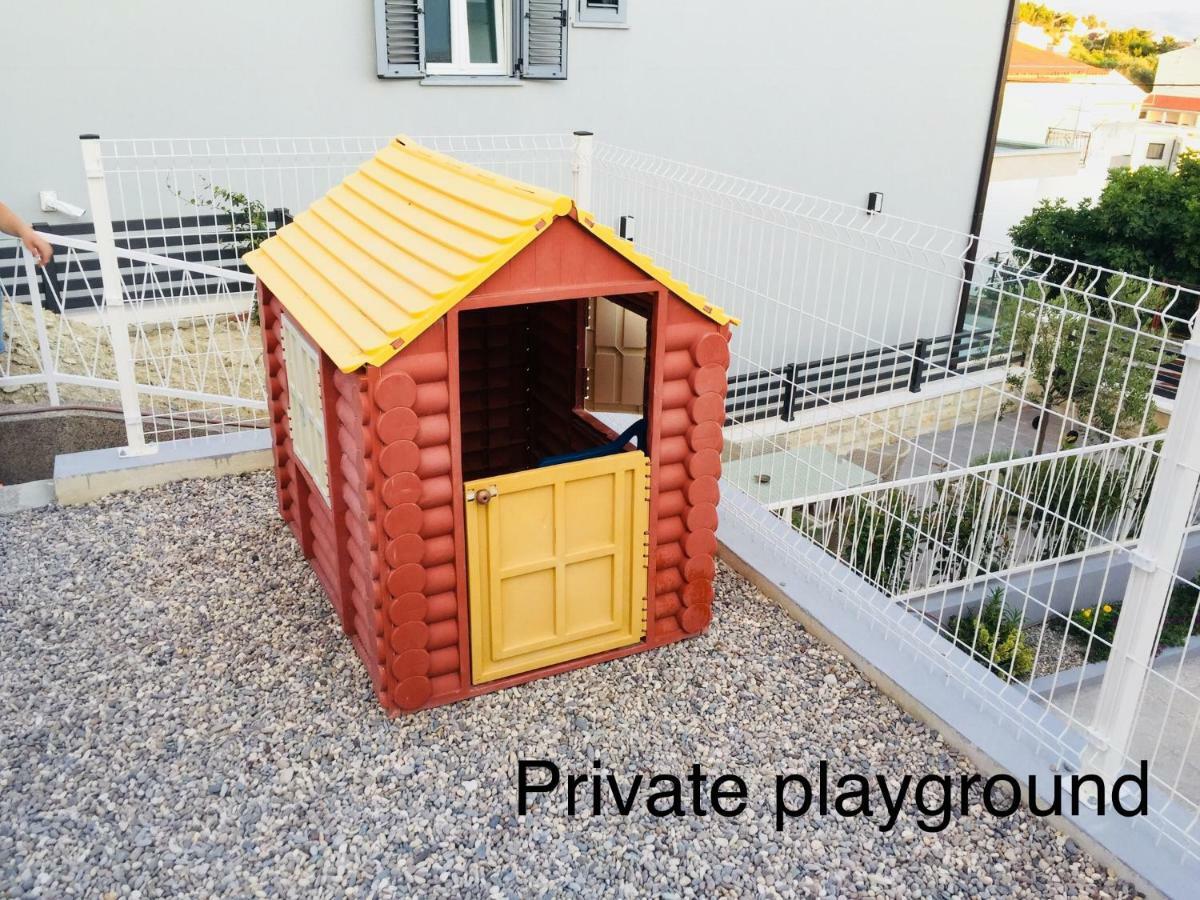 Apartments Leptiric Podstrana Exterior photo
